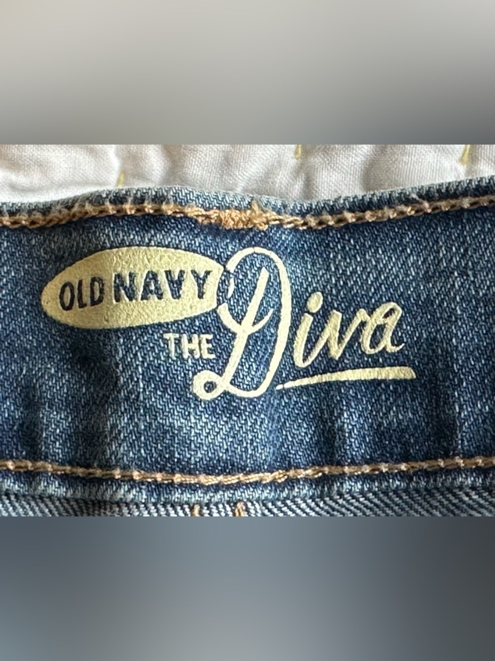 OLD NAVY “The Diva" Low-Rise Skinny Jeans - Size 4 - Picture 4 of 5